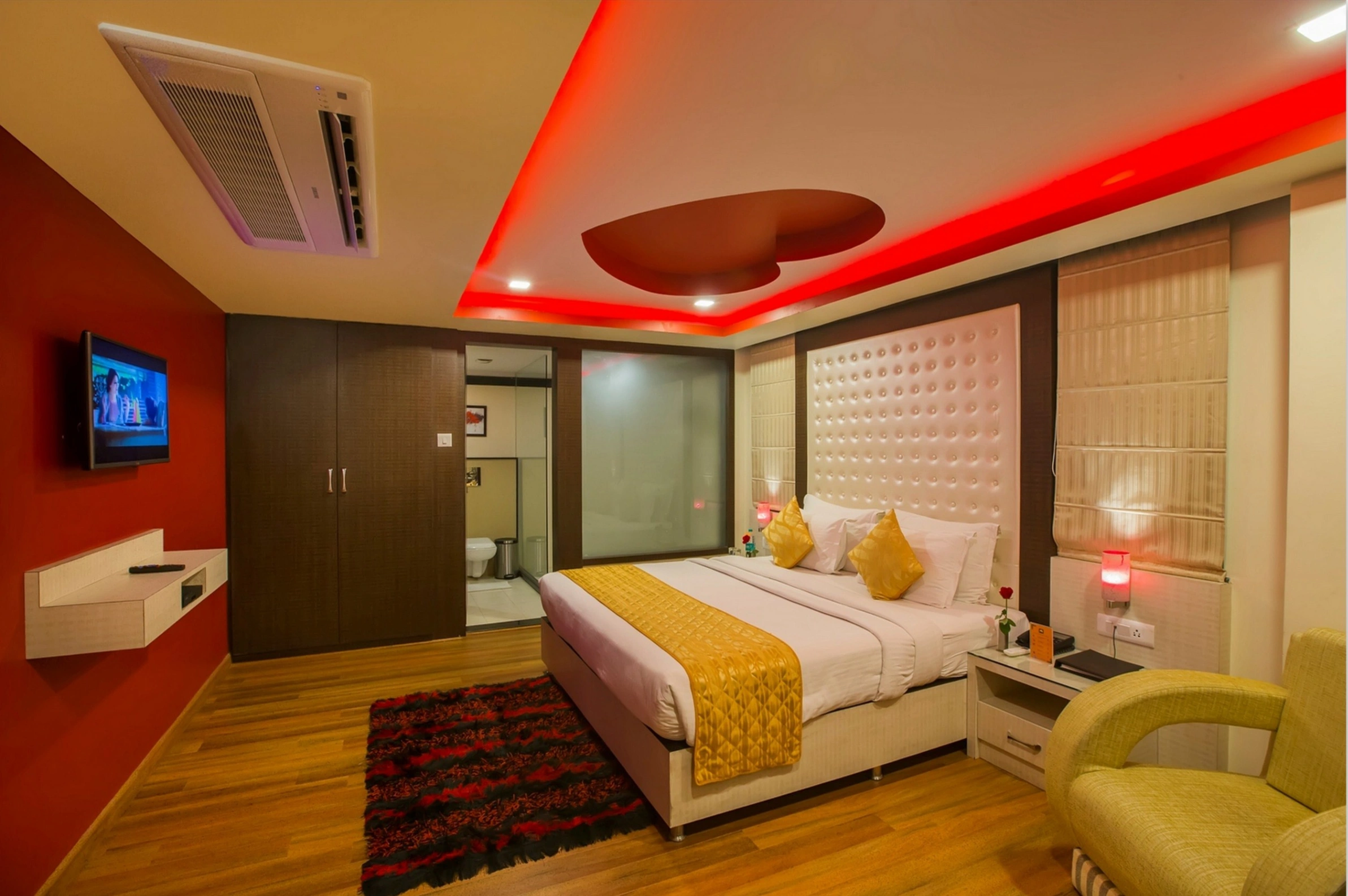 Kapish Luxury Suits-All Pure Vegetarian gallery 6